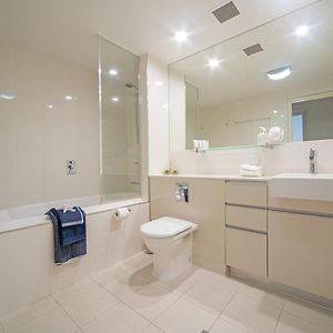 2 Bedroom 2 Bathroom Waterfront Apartment